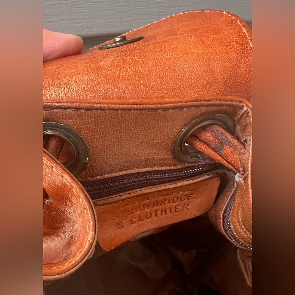Vintage Strawbridge & Clothier leather drawstring bucket bag cognac ITALY ๐ฎ๐น - Picture 9 of 14